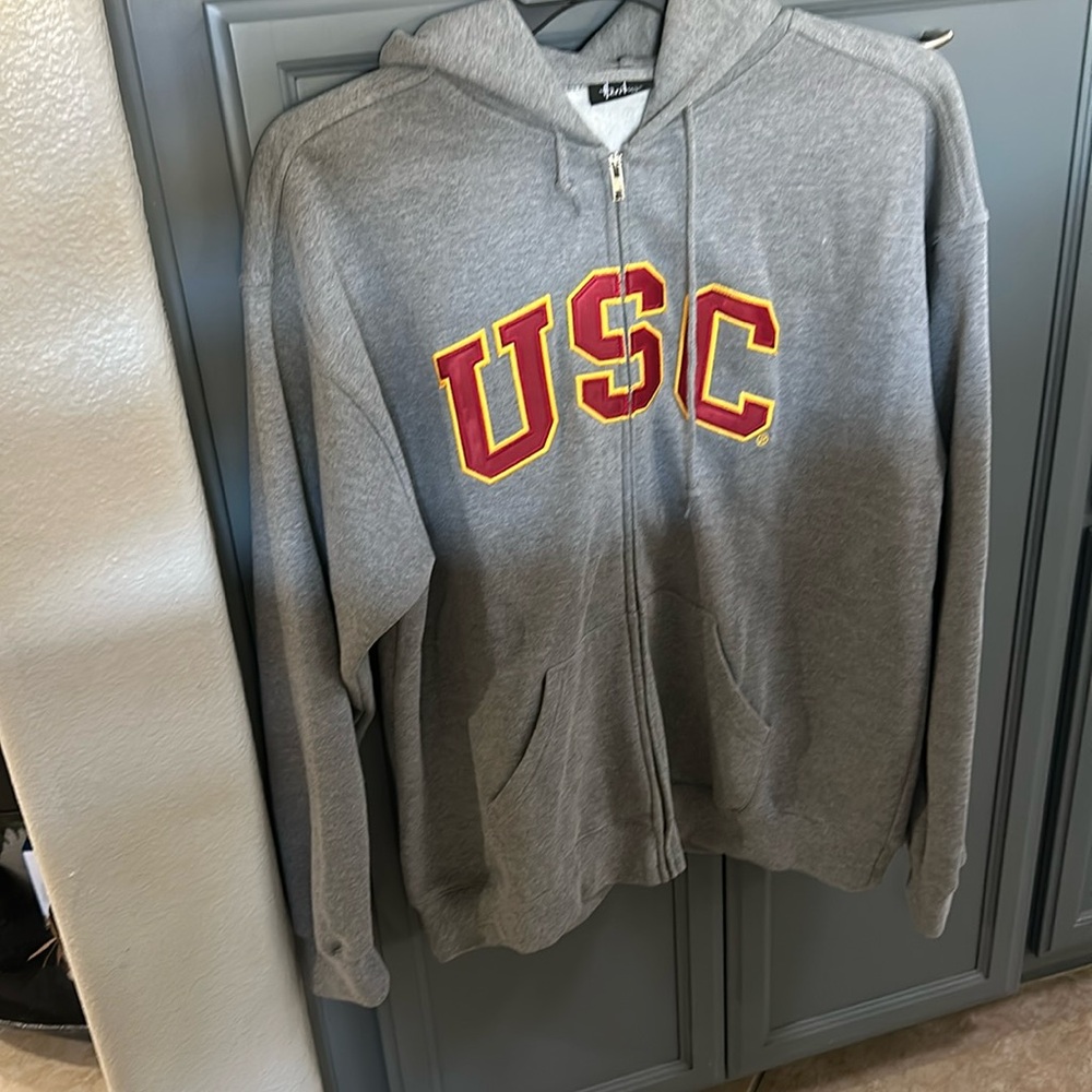 USC sweatshirt